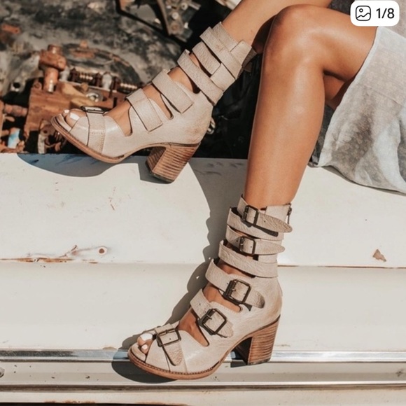 Freebird Bond Sandals Beige - Picture 1 of 5